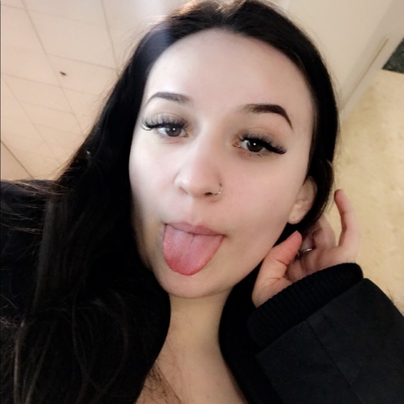 Meet your Posher, Julia - Picture 1 of 1